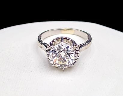 Solitary Diamond Ring 
800/°°° platinum or...
