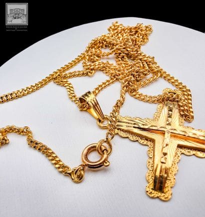 Collier + pendentif en forme de croix, en...