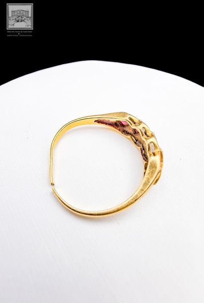 Bague
Or jaune 18K 750/°°°
Sertie de rubellite...