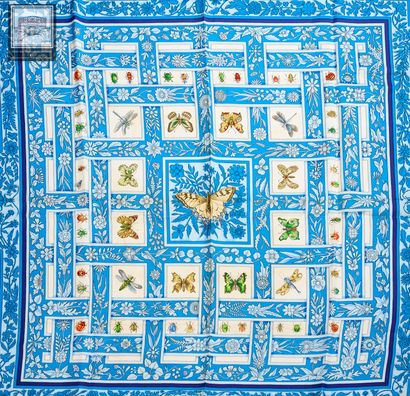 HERMÈS Paris 
Carré en twill de soie titré...