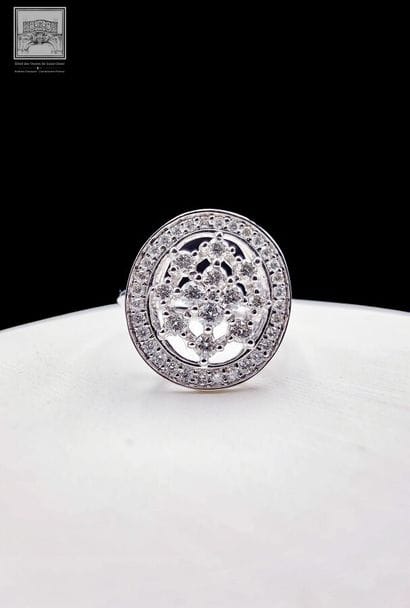 Bague Ajourée en or blanc 750°/.(18K) 4g...