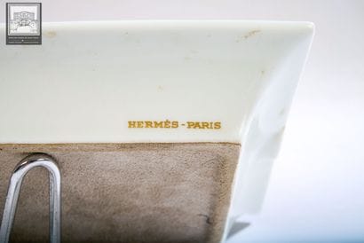 HERMÈS Paris
Cendrier en porcelaine
Décor...