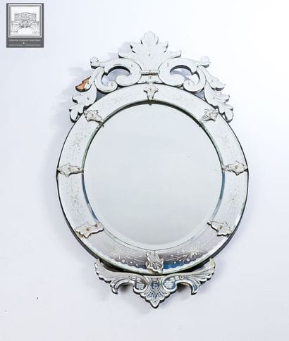 Miroir vénitien 
Dim. H.130x70cm
Manques
