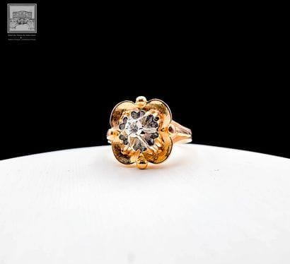 Bague sertie d'un diamant de 0.05 ct env.
Or...