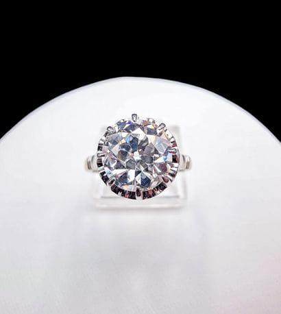 Solitary Diamond Ring 
800/°°° platinum or...