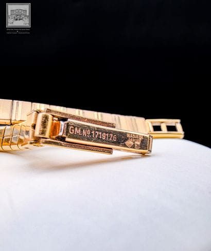 DERMONT
Montre de dame 
Boîtier en or jaune...