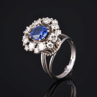Bague en platine 850 millièmes ornée d’un...