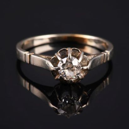 Solitaire en or blanc 18K 750 millièmes ornée...