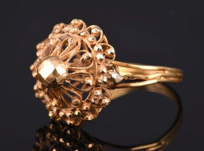 Parure en or jaune 18K 750 millièmes comprenant...