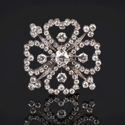 18K white gold four-leaf clover brooch set...