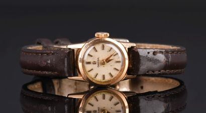 OMEGA

Ladies' watch in pink gold with mechanical...