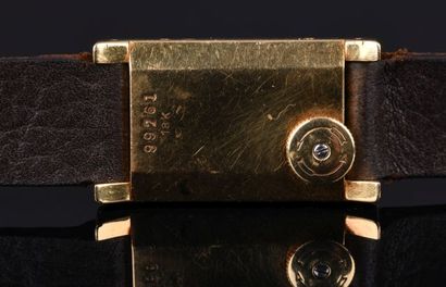 
CARTIER




Tank bec d’aigle Duoplan




Rarissime...