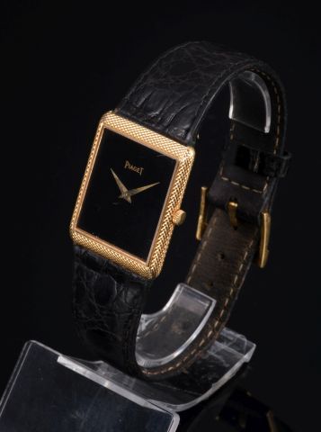 PIAGET

Montre unisexe en or jaune 18K 750...