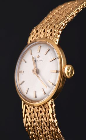 ZENITH

Montre de dame en or jaune 18K 750...