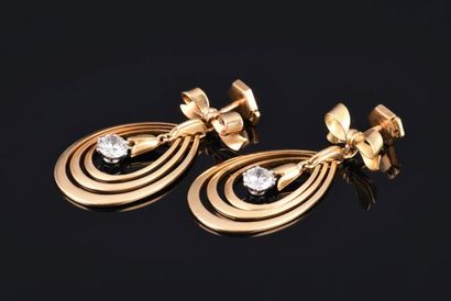 Paire de boucles d’oreilles en or jaune 18K...