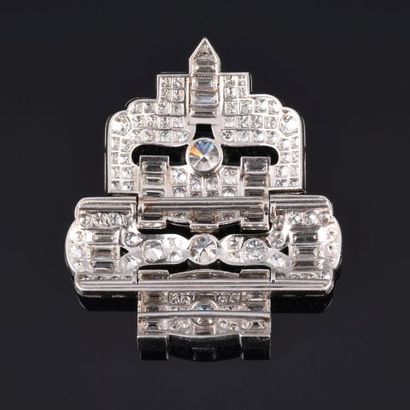 Exceptional and rare by its dimensions, articulated...