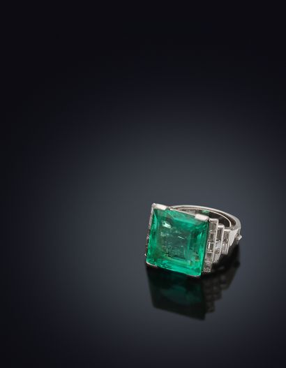 Important and rare ring with system out of...