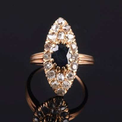 Bague Marquise en or jaune 18K 750 millièmes...