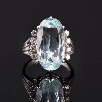 Bague de cocktail en or gris 18K 750 millièmes...