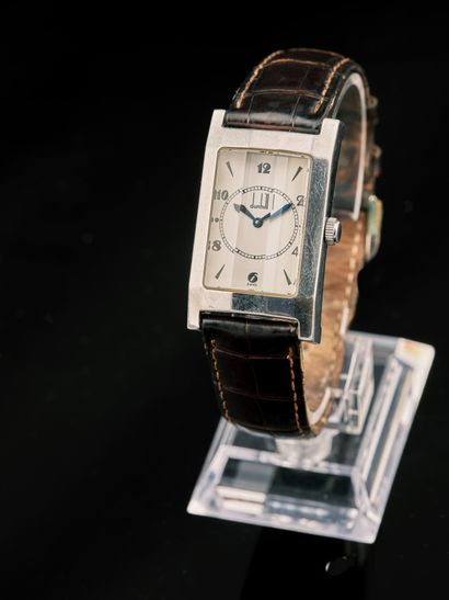 DUNHILL

Montre de ville en acier à mouvement...
