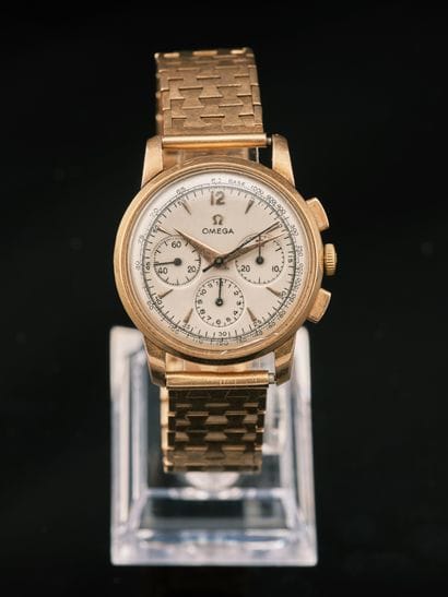 OMEGA

Chronographe en or rose 18K 750 millièmes...