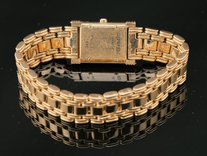 OJ Perrin

Montre de dame en or jaune 18K...
