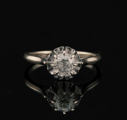 Solitaire en or gris 18K 750 millièmes orné...
