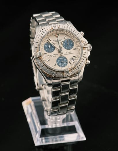 BREITLING

Colt - référence A73350 

Montre...