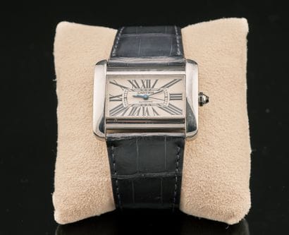 CARTIER

Divan - Référence 2612

Montre de...