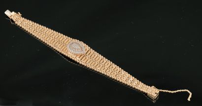 BAUME ET MERCIER

Montre de dame à capot...