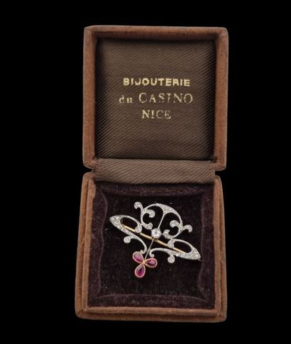 Broche - pendentif en or jaune 18K 750 millièmes...