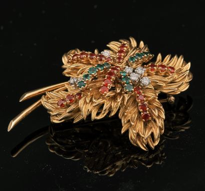 Importante broche fleur en or jaune 18K 750...