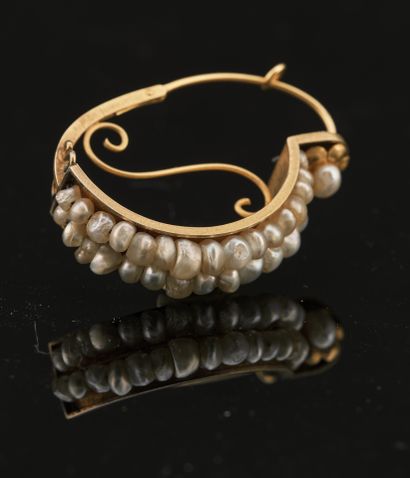 Boucle d’oreille (ou utilisable en pendentif)...