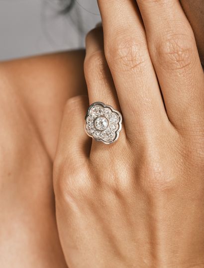 Bague en or blanc 18k 750 millièmes et platine...