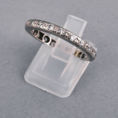 Alliance américaine en or gris 18k 750 millièmes...