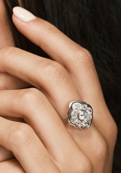 Bague en or blanc 18k 750 millièmes et platine...