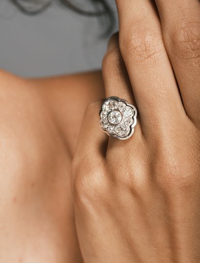 Bague en or blanc 18k 750 millièmes et platine...