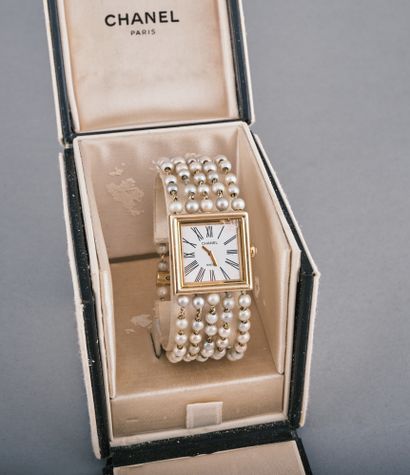 CHANEL
Mademoiselle
Montre de dame en or...