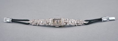 Montre de dame en platine 850 millièmes époque...