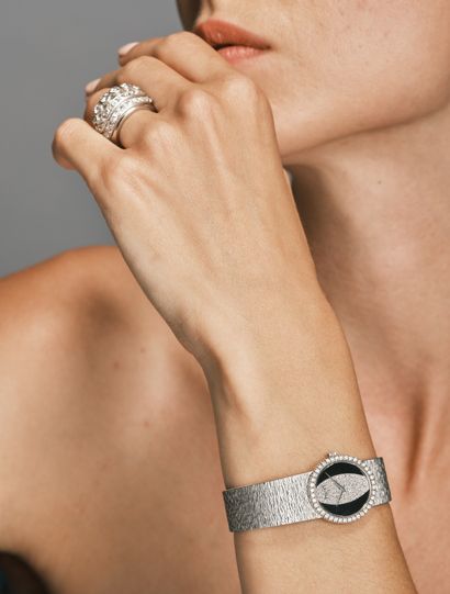 PIAGET
Montre de soirée en or blanc 18k 750...