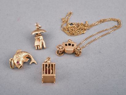 Ensemble de 4 charms (une calèche, une cage...