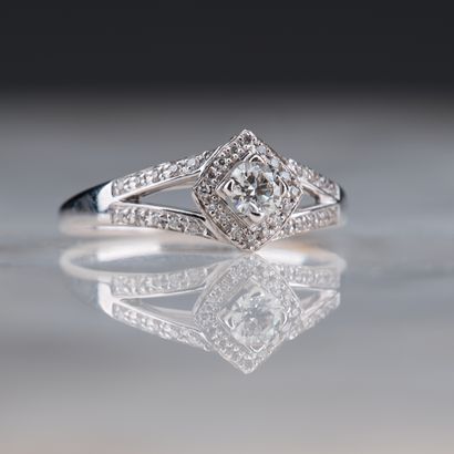 MAUBOUSSIN
Love my Love n°2
Bague en or gris...
