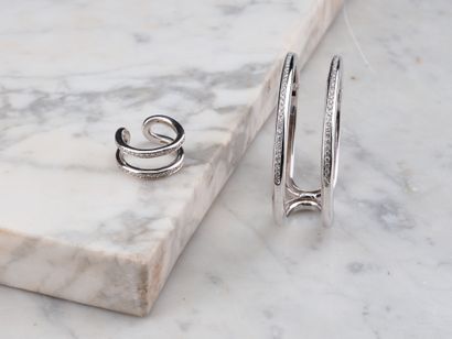 ANTONINI
Demi parure en or gris 18k comprenant...