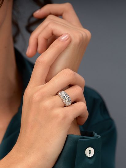 BOUCHERON
Bague modèle Croisillon 
matelassée...