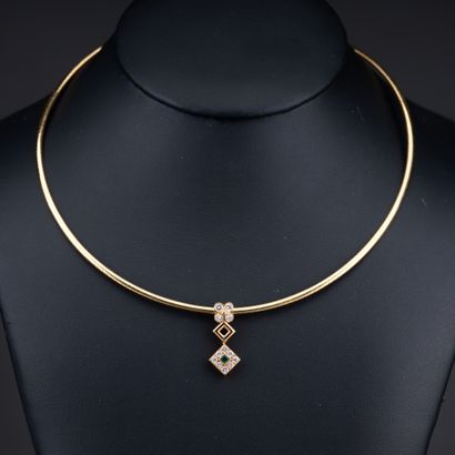 Collier pendentif en or jaune 18k 750 millièmes....