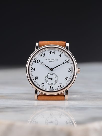 PATEK PHILIPPE
Calatrava
Montre en or blanc...