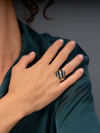 Bague en or jaune 18k 750 millièmes en forme...