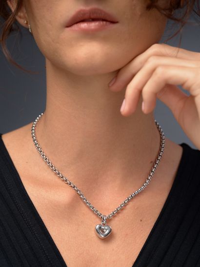 CHOPARD
Happy Diamonds
Collier à maille breguet...
