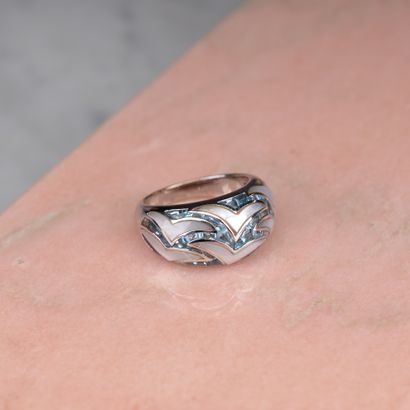 Bague en or blanc 18k ornée d'un motif d'oiseaux...