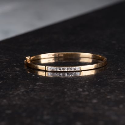 Bracelet jonc ouvrant en or jaune 18k 750...